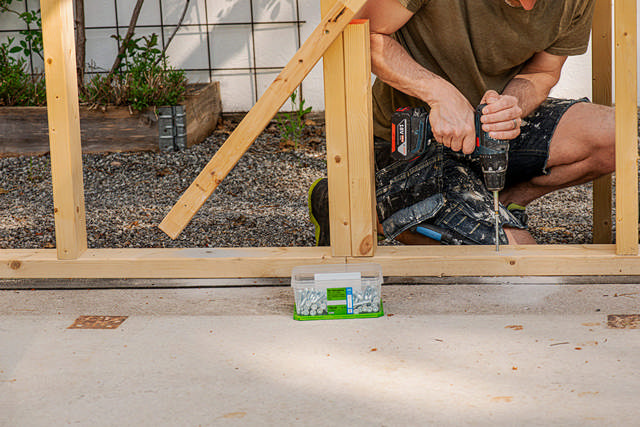 WKRĘT DO BETONU ECS-C CZĘŚCIOWO GWINTOWANY, OCYNKOWANY