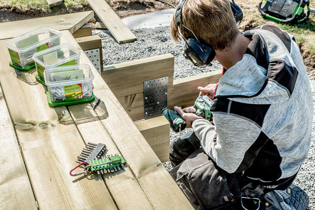 Wood connector screw with fibre cut, Corrseal